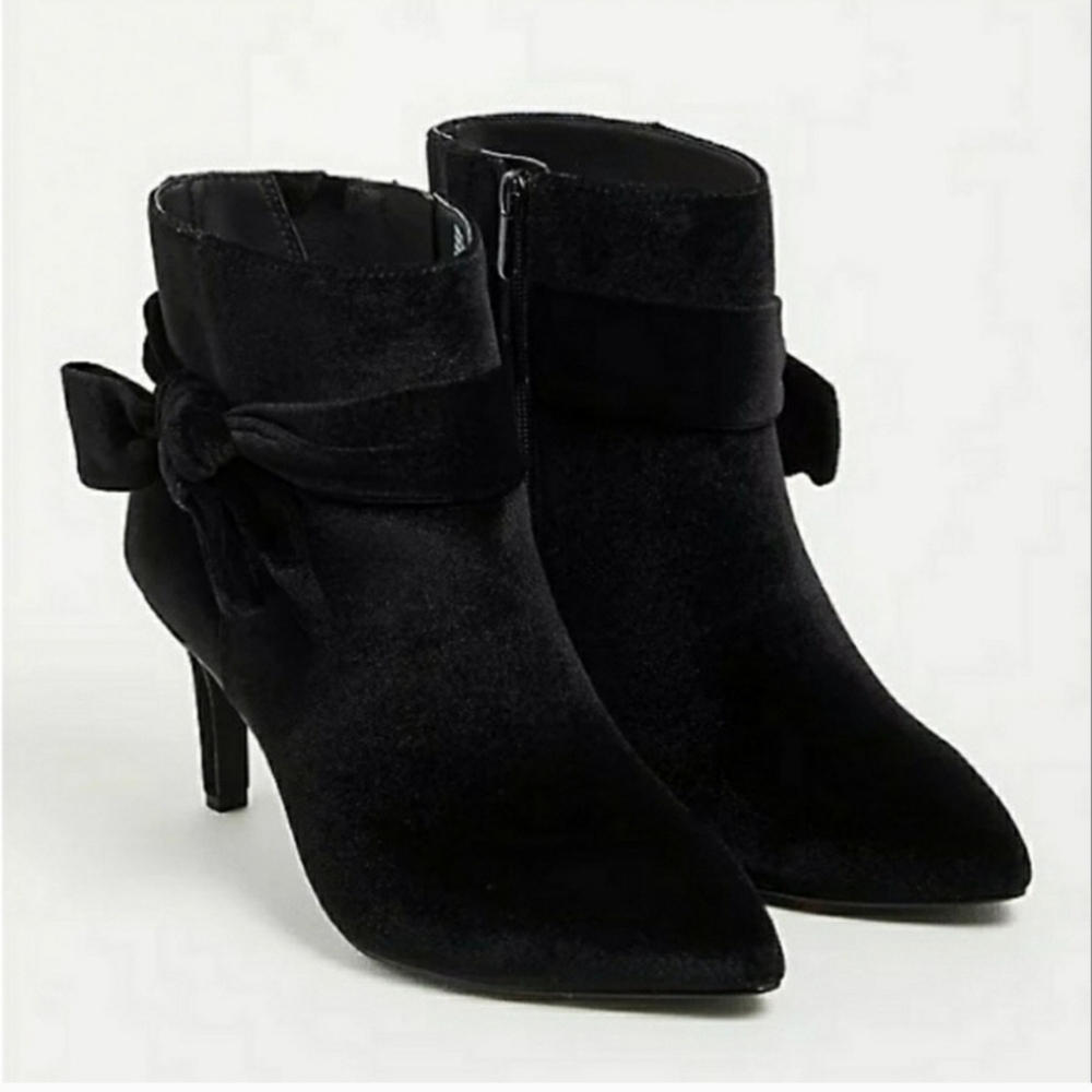 Torrid Velvet Bowtie Bootie Black 9WW